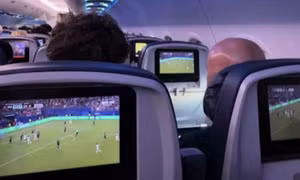 Hãng hàng không chơi lớn, chiếu cả World Cup trên máy bay