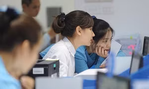Không sa thải, vì sao doanh nghiệp đồng loạt cắt giảm nhân sự? 