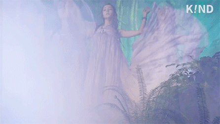 Vừa bị chê già, Địch Lệ Nhiệt Ba ‘phản pháo’ bằng loạt hình hóa thiên thần ảnh 8