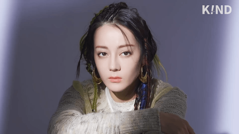 Vừa bị chê già, Địch Lệ Nhiệt Ba ‘phản pháo’ bằng loạt hình hóa thiên thần ảnh 5