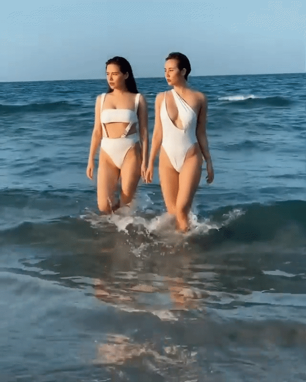 Kỷ niệm 7 năm tình bạn, Huyền Lizzie và Phanh Lee ‘chặt chém’ với đồ bơi siêu bạo ảnh 1