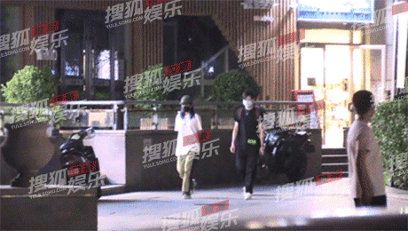 Triệu Vy liên tục bị bắt gặp đi chơi với trai trẻ, nghi vấn ngoại tình ảnh 8