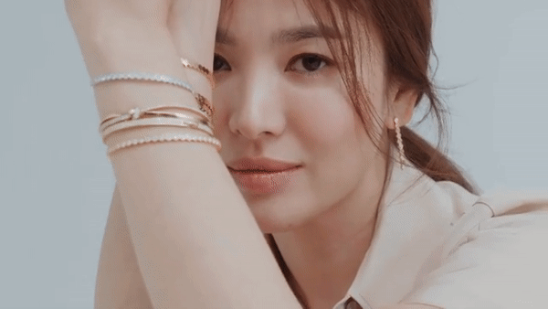 Giữa lùm xùm tình ái, Song Hye Kyo tung bộ ảnh cận mặt đẹp 'bức thở' ảnh 3