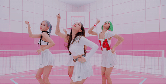 Nhan sắc đỉnh cao của Black Pink và Selena Gomez ‘cứu cánh’ MV hợp tác ảnh 14