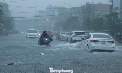 Nghệ An: Từ trận 'đại hồng thủy' sau 41 năm, tuyến kênh quanh năm đen ngòm có nên ngầm hóa?