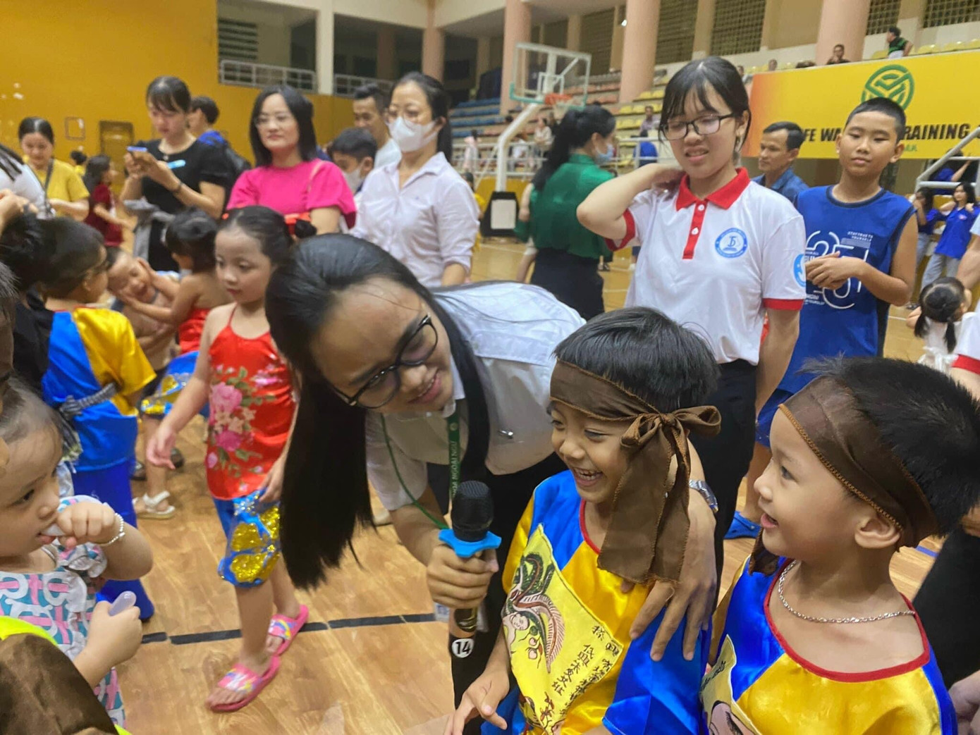 Cô gái mang nhiều khát vọng về thắp sáng tương lai cho trẻ em vùng cao.