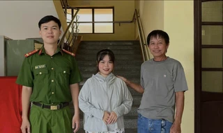 Bất ngờ nhận được hàng chục triệu đồng, cô gái vội báo Công an