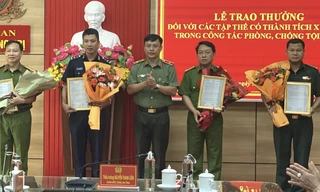 Khen thưởng các đơn vị tham gia phá án ma túy, giết người