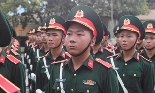 Chiến sĩ tham gia diễu binh A80 nén nỗi đau bố mất để hoàn thành tốt nhiệm vụ