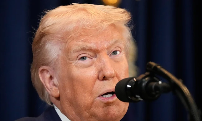 Tổng thống Mỹ dọa giáng đòn mạnh gấp 20 lần vào Iran