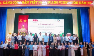 Nguyễn Hoàng đồng hành phong trào 'Bình dân học vụ dữ liệu' 