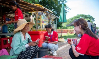 Nhà mạng viễn thông trở thành "đại sứ đặc biệt" trên đất Chùa Tháp