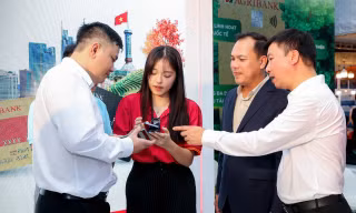 Agribank mang sản phẩm công nghệ cực chất đến Ngày thẻ Việt Nam 2025