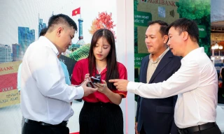 Agribank mang sản phẩm công nghệ cực chất đến Ngày thẻ Việt Nam 2025