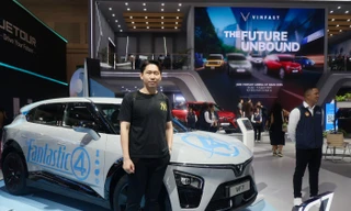 VinFast VF 7 'dậy sóng' ở triển lãm ô tô lớn nhất Đông Nam Á: Nhiều khách hàng 'dính' từ cái nhìn đầu tiên