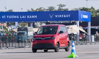 Lái thử VinFast Minio Green tại Vietnam Mobility Show 2025, nhiều khách muốn “chốt” mua xe ngay