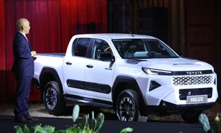 Toyota Hilux chứng minh sức hút với 871 xe bán ra chỉ sau 1 tháng ra mắt 
