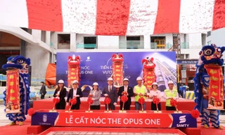 Vinhomes và Samty tổ chức lễ cất nóc 4 tòa tháp The Opus One, dự kiến bàn giao từ quý I/2026 