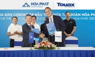 Hòa Phát bàn giao đơn hàng container đầu tiên cho Touax Container Leasing