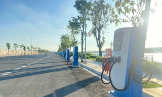 Có gì bên trong trạm sạc V-Green lớn nhất cả nước?
