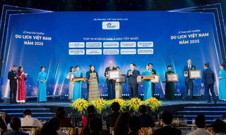 Sheraton Grand Danang Beach Resort & SPA được vinh danh TOP 10 khách sạn 5 sao tốt nhất Việt Nam 2025