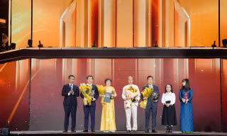 PNJ lập “cú đúp” tại Vạn Xuân Awards 2025