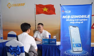 Sinh viên săn cơ hội việc làm tại ‘HUTECH Job Fair 2026’