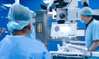 Lần đầu tiên tại Việt Nam: Thành công ghép giác mạc bằng laser thay vì thủ công