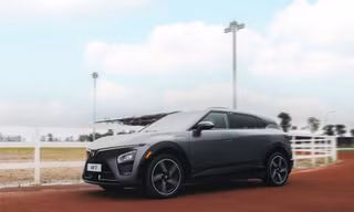 Thiết kế không lẫn vào đâu, VinFast VF 7 càng thêm sức hút nhờ giá bán 'dễ xuống tiền'