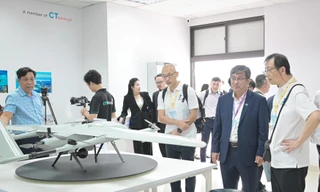 Món quà 20/11 đặc biệt của CT Group: LAB UAV dẫn dắt robot nông nghiệp tặng ĐH Cần Thơ
