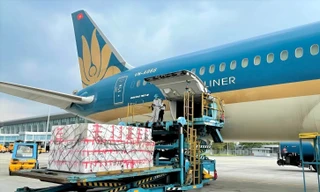 Vietnam Airlines tiếp tục vận chuyển miễn phí hàng hóa hỗ trợ đồng bào vùng lũ miền Trung