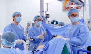 Vinmec Cần Thơ phẫu thuật bảo tồn chức năng tiêu hóa cho bệnh nhân ung thư trực tràng trẻ tuổi