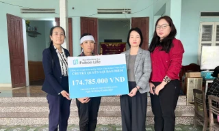 Fubon Life Việt Nam chi trả quyền lợi bảo hiểm cho khách hàng tại Thanh Hóa 
