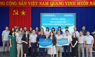 Hỗ trợ kịp thời trên 366 nghìn bản SGK cho học sinh vùng lũ