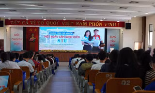 Hơn 1.000 học sinh hào hứng trải nghiệm “Một ngày làm sinh viên STU” tại Trường Đại học Công nghệ Sài Gòn