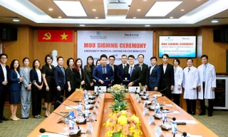 Tiếp nối hợp tác đào tạo và phát triển chuyên môn giữa BV Đại học Y Dược TP.HCM và Medtronic Việt Nam