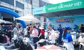 'Đổi xăng lấy điện' tại TP.HCM: Nhiều khách hàng ghé qua cho biết rồi… rinh xe điện về nhà