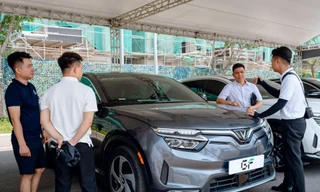 VinFast VF 8 'lướt' từ GF thuyết phục khách hàng nhờ giá bán tốt, quy trình chuyên nghiệp