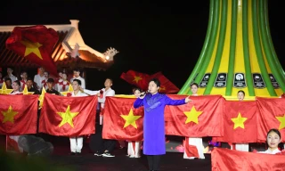 'Lời tri ân – Dòng sông hoa lửa': Đêm nghệ thuật tái hiện huyền thoại bến phà Long Đại