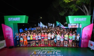 FE CREDIT lan tỏa thông điệp sống khỏe, sống tích cực tại đường chạy Đất Sen Hồng 2025 