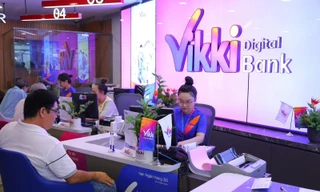 Khách hàng vỡ oà khi trúng vàng từ 'TIẾT KIỆM Vikki – Trúng VÀNG ký'