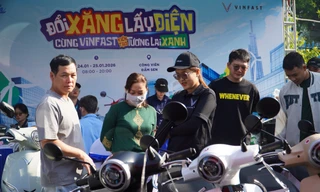 Người dùng TP.HCM hào hứng trải nghiệm, quyết định lên đời xe điện VinFast ngay trong ngày