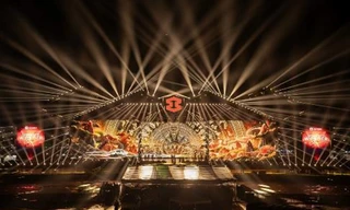 Đạo diễn 8Wonder: Huyền sử Việt và những bản hit quốc tế cùng vang trên sân khấu