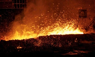 Lò cao số 2 của Khu liên hợp gang thép Hòa Phát Dung Quất 2 ra mẻ gang đầu tiên