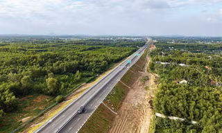 Cao tốc Quảng Ngãi - Hoài Nhơn hoàn thiện công tác vận hành, sẵn sàng phục vụ người dân về quê ăn Tết