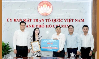  Nhật Kim Anh trao 1 tỷ đồng hỗ trợ khắc phục bão Bualoi