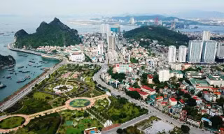 Chạm ngưỡng 250 - 300 triệu đồng/m2, bất động sản Hạ Long đã “ngang cơ” nhà phố Hà Nội