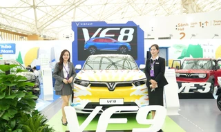 VinFast chinh phục người tham dự Tuần lễ Công nghiệp và Công nghệ Việt Nam 2025 bằng dải sản phẩm xe điện ấn tượng