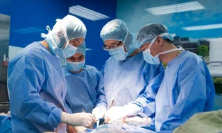 Khớp gối nhân tạo 'trôi' khỏi ổ khớp sau 5 năm phẫu thuật