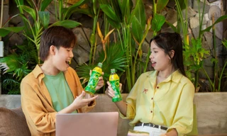 Một chai trà, triệu nhịp thở: Gen Z Việt tìm lại cân bằng giữa công việc và cuộc sống